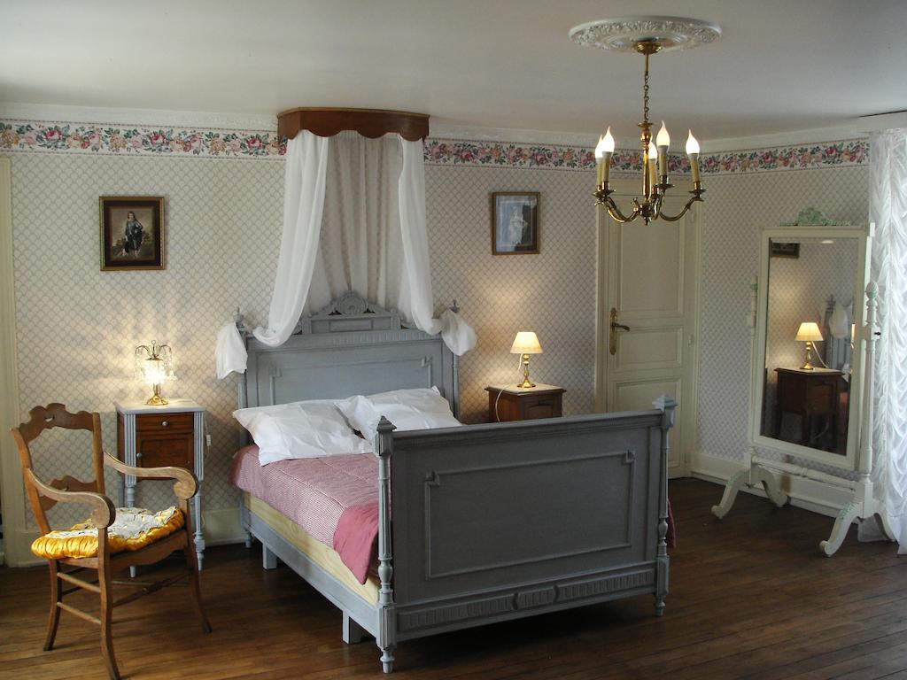 La Tourelle Des Echelles Bed and Breakfast Lésigny Habitación foto